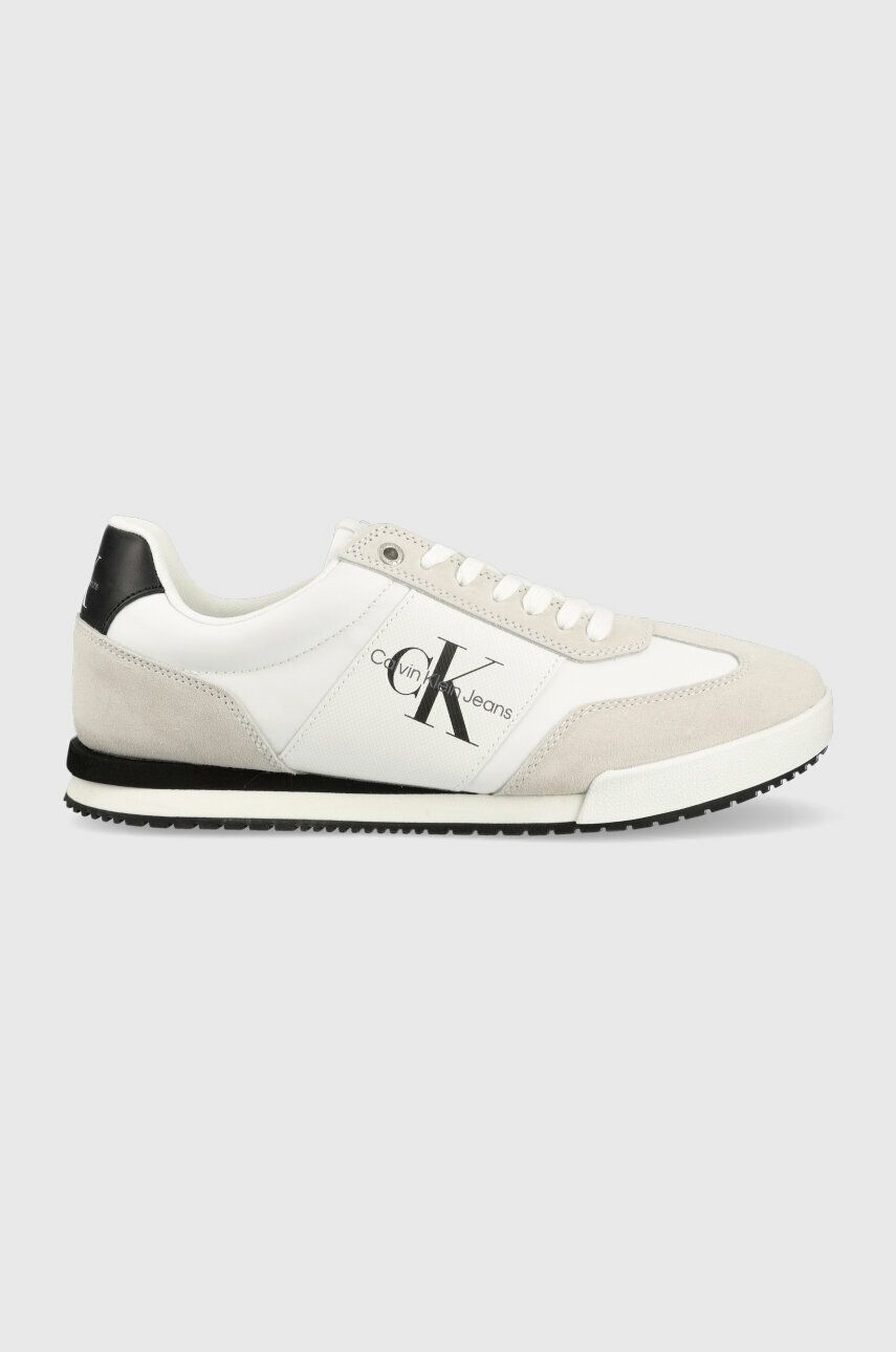 Sneakers boty Calvin Klein Jeans LOW PROFILE MONO ESSENTIAL bílá barva, YM0YM00686 - bílá -  Sv