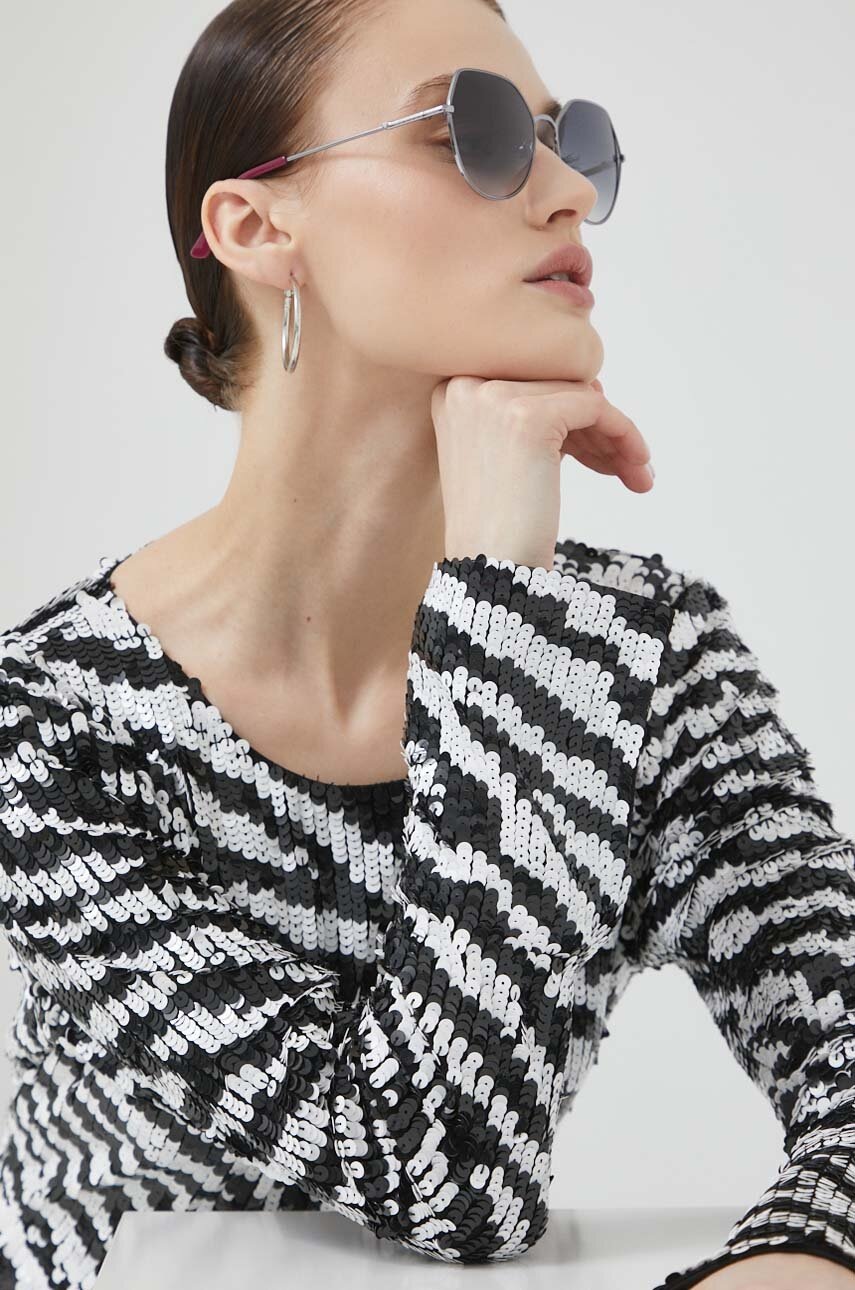 

Слънчеви очила Guess в черно, Черен