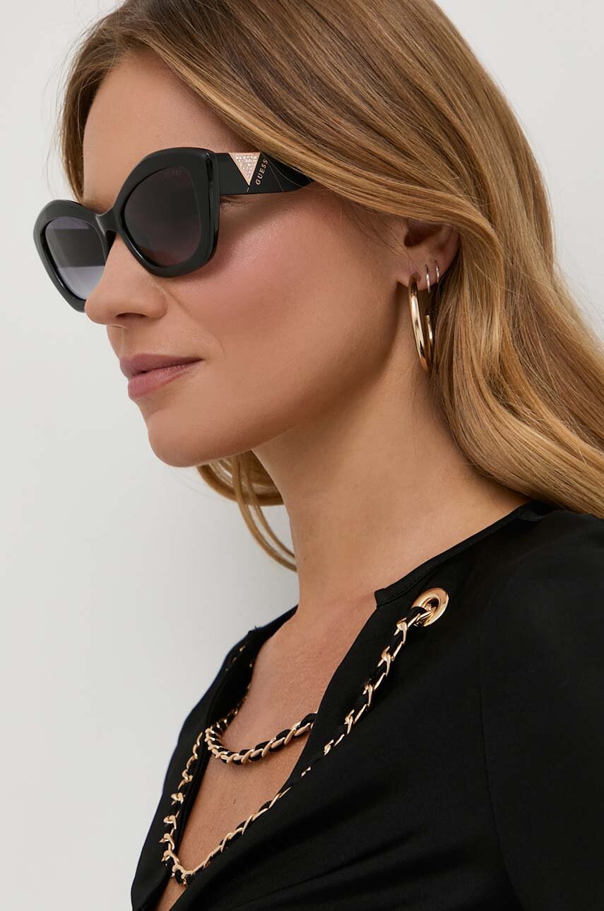 Γυαλιά ηλίου Guess χρώμα: μαύρο