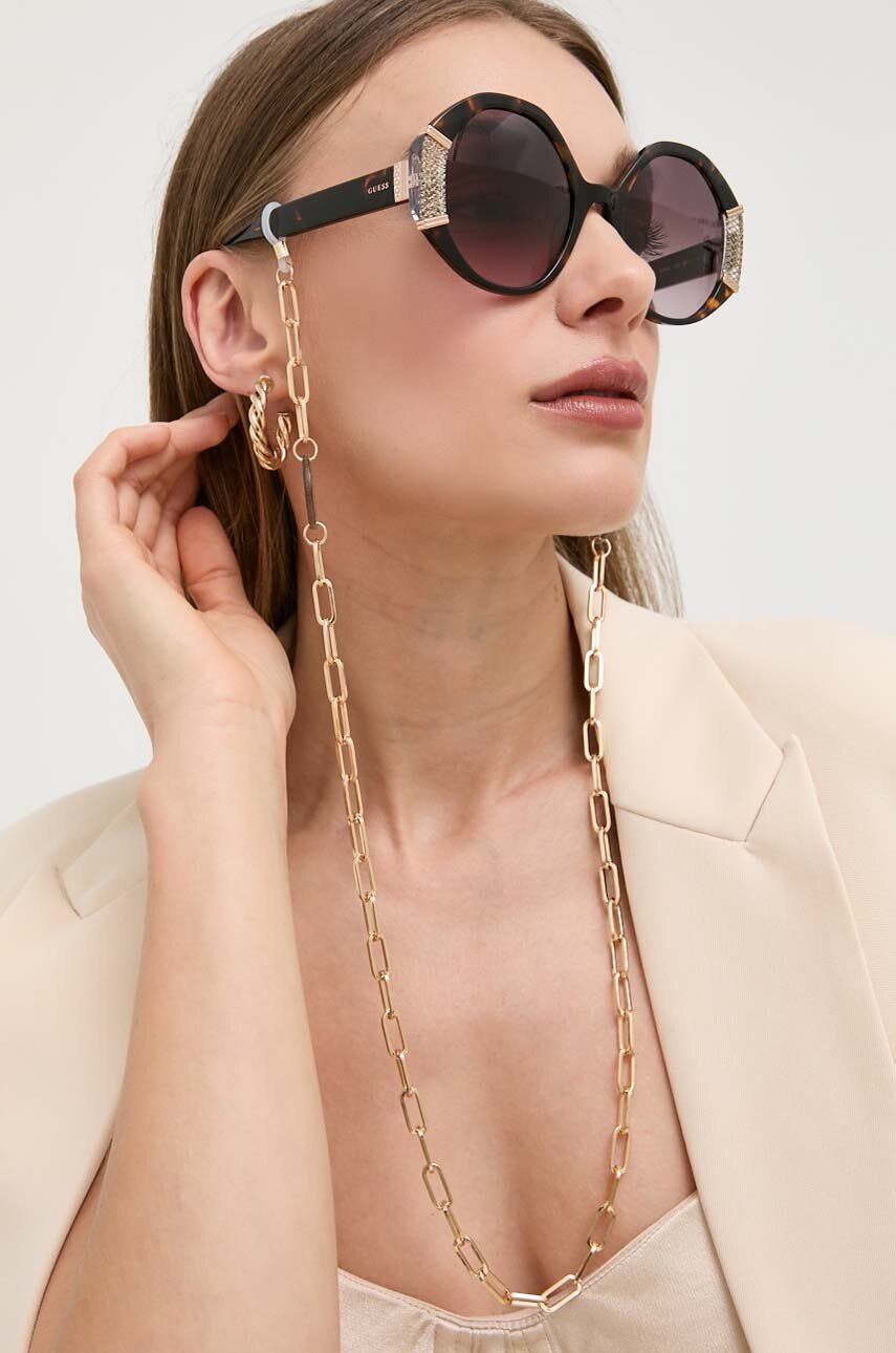 

Слънчеви очила Guess в кафяво, Кафяв