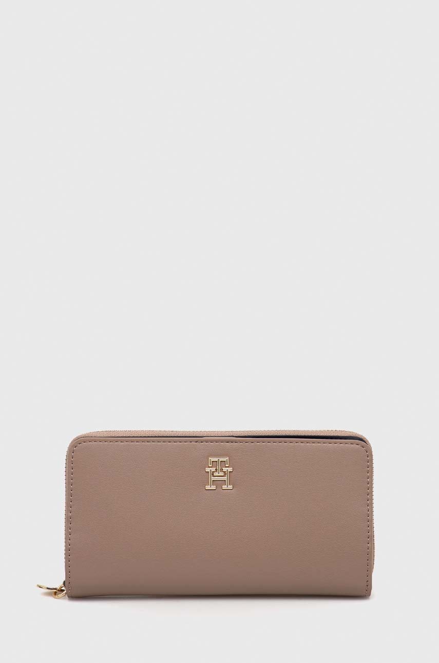 penezenka-tommy-hilfiger-hneda-barva
