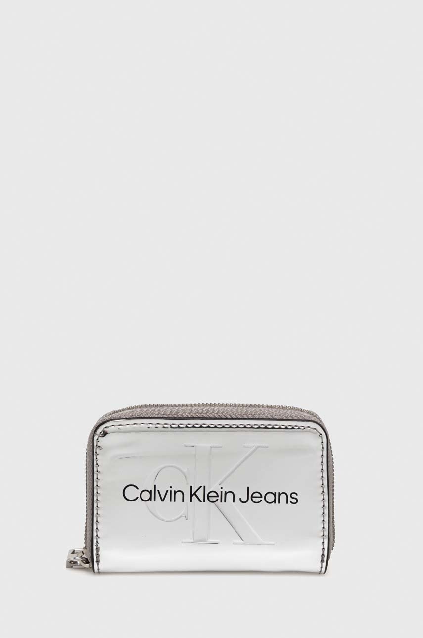 

Портмоне Calvin Klein Jeans дамски в сребристо, Сребърен