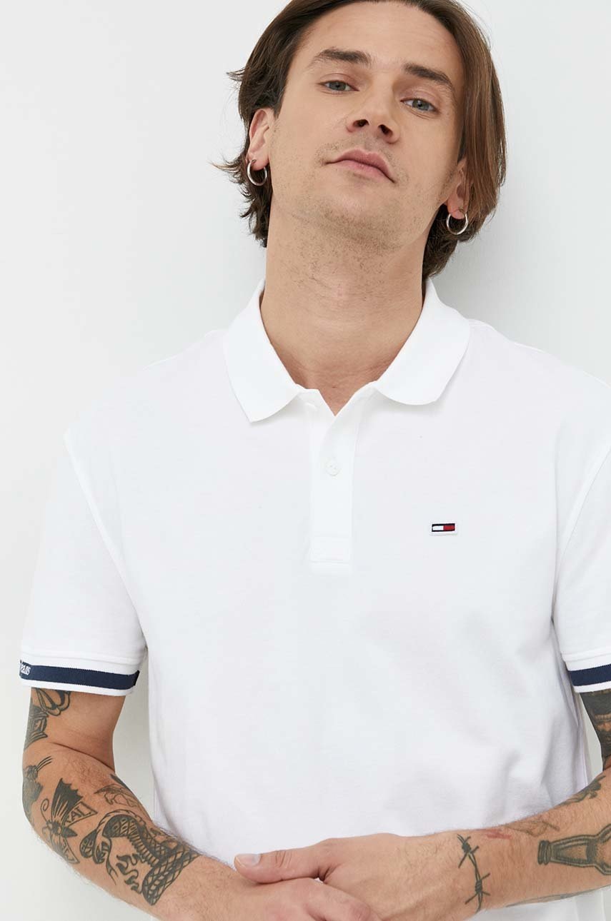 

Поло Tommy Jeans мужской цвет белый с аппликацией