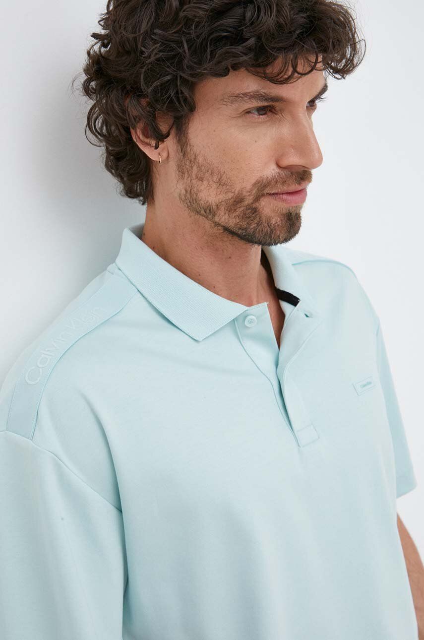 Bavlněné polo tričko Calvin Klein tyrkysová barva, s aplikací - tyrkysová -  100 % Bavlna