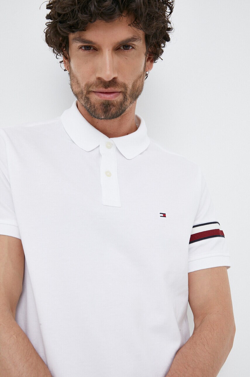 

Хлопковое поло Tommy Hilfiger цвет белый с аппликацией
