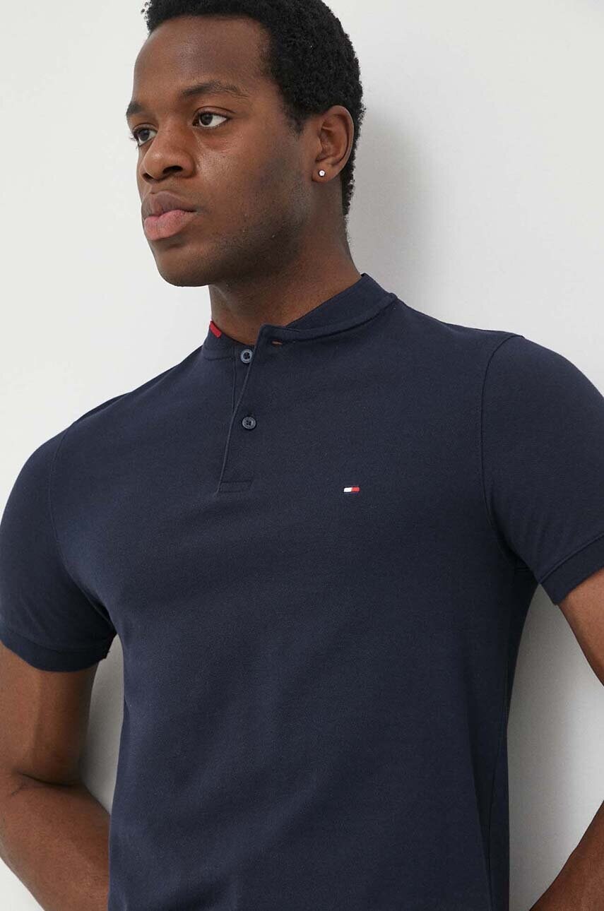 

Хлопковое поло Tommy Hilfiger цвет синий однотонный
