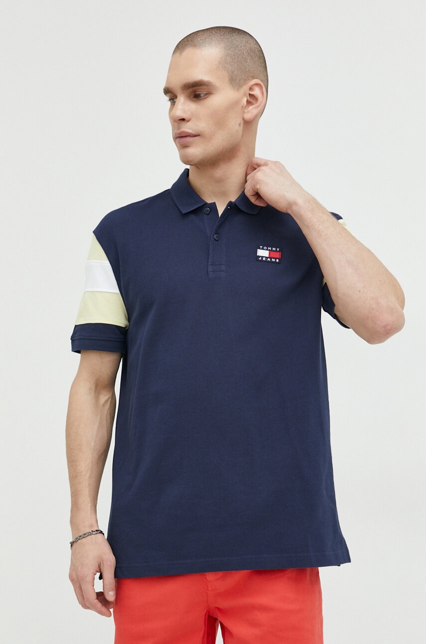 

Бавовняне поло Tommy Jeans колір синій з аплікацією