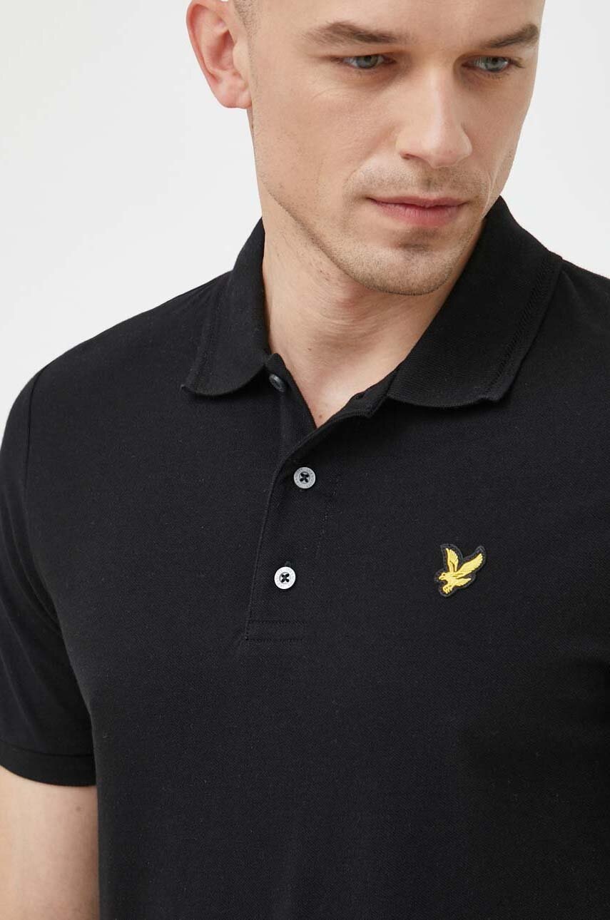 

Хлопковое поло Lyle & Scott цвет чёрный однотонный