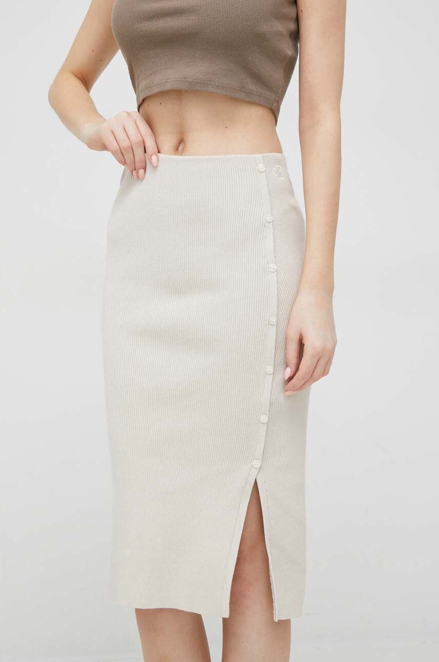 

Пола Calvin Klein Jeans в бежово среднодълъг модел с кройка тип молив, Бежов
