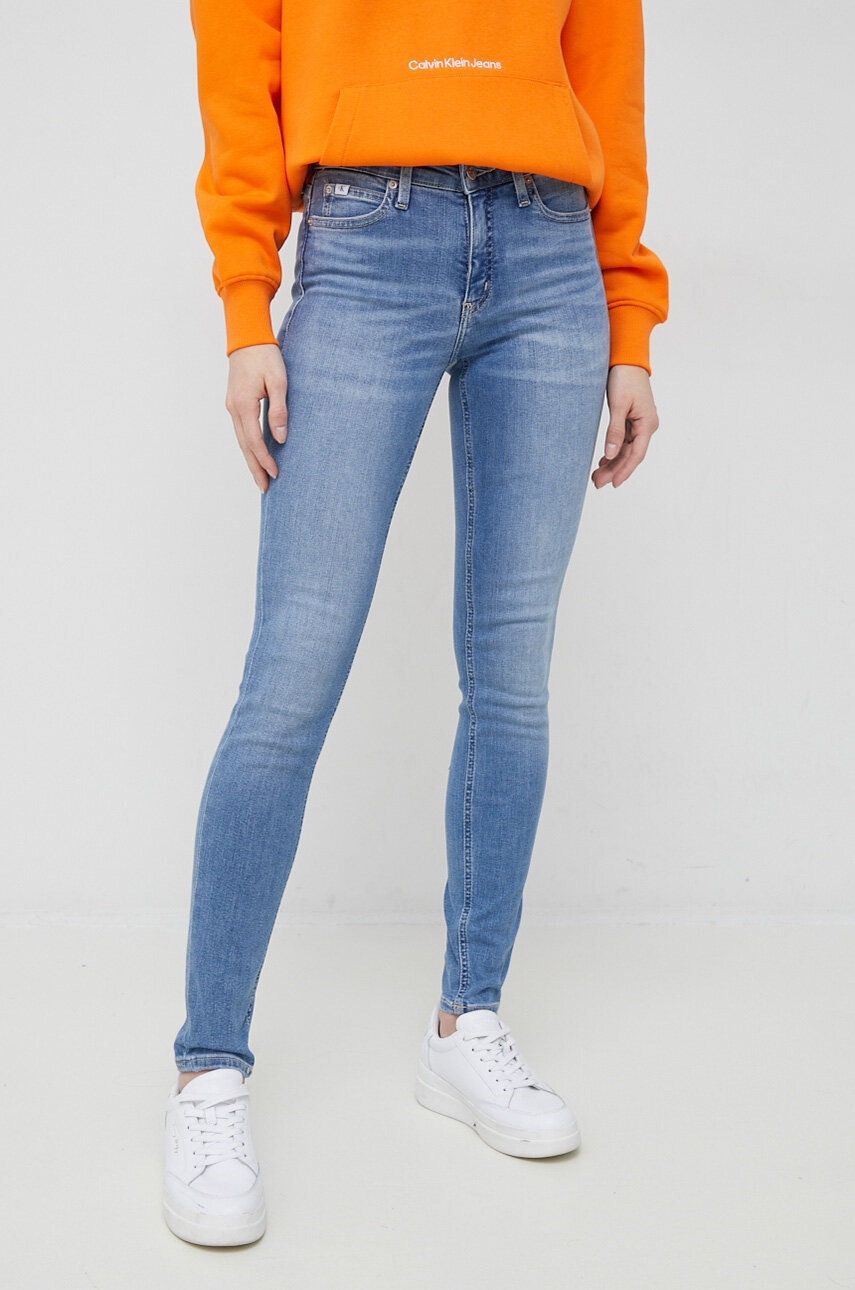 

Дънки Calvin Klein Jeans в със стандартна талия, Син