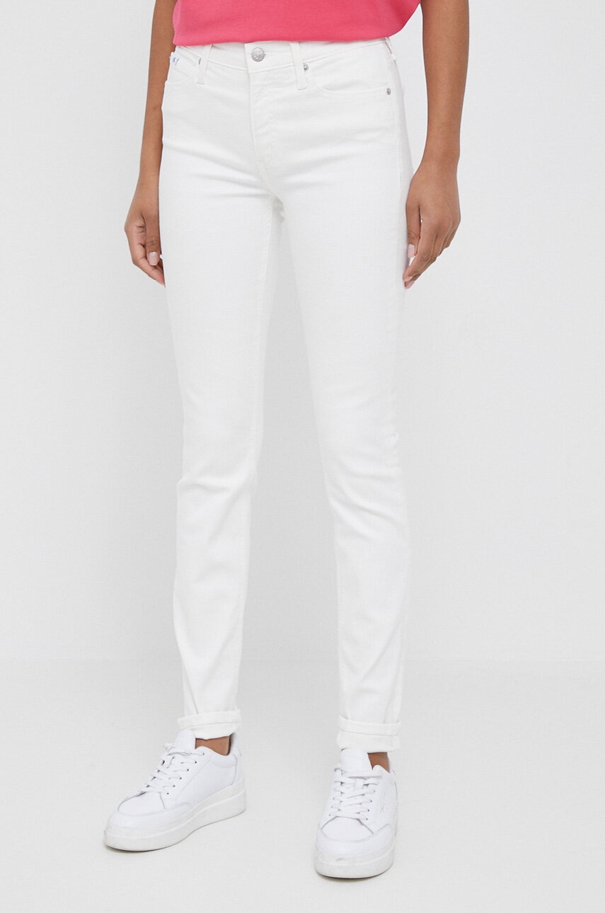 

Дънки Calvin Klein Jeans в бяло, Бял