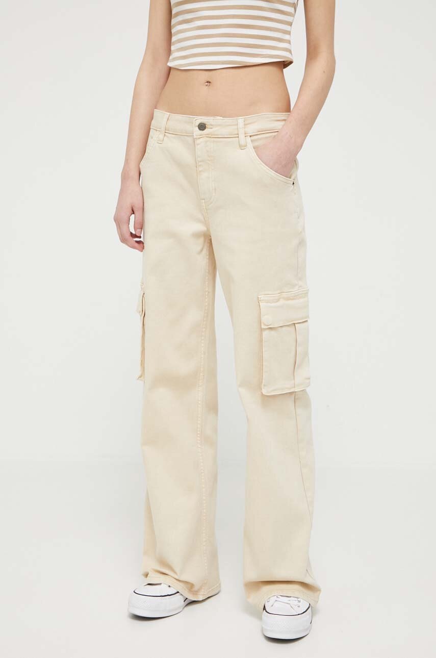 Τζιν παντελόνι Guess Originals Go Kit χρώμα: μπεζ φωτογραφία