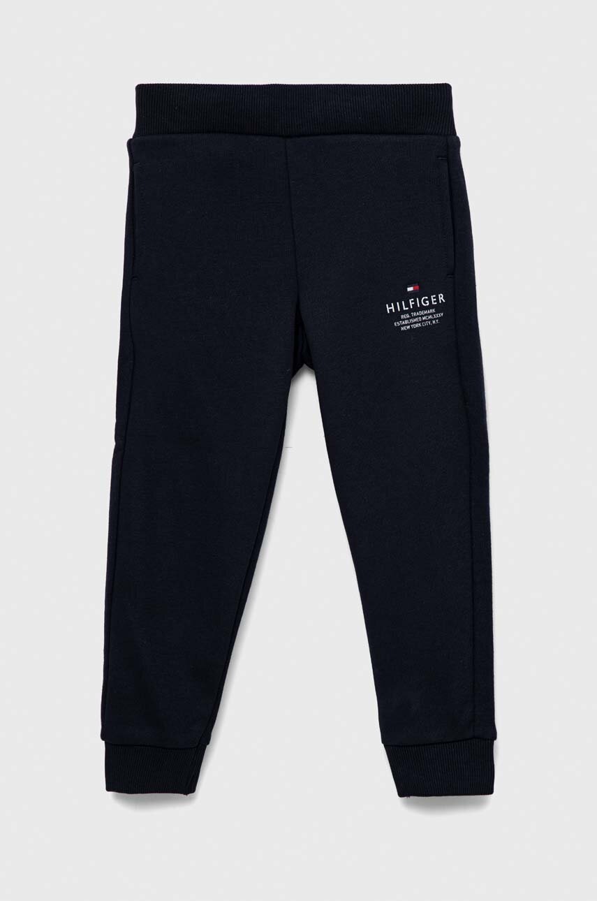 

Детски спортен панталон Tommy Hilfiger в тъмносиньо с принт, Тъмносин