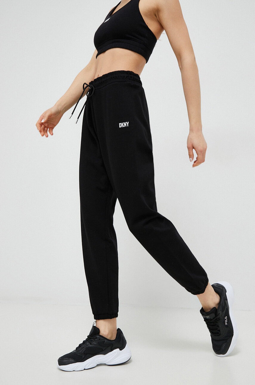 

Спортен панталон Dkny в черно с принт, Черен