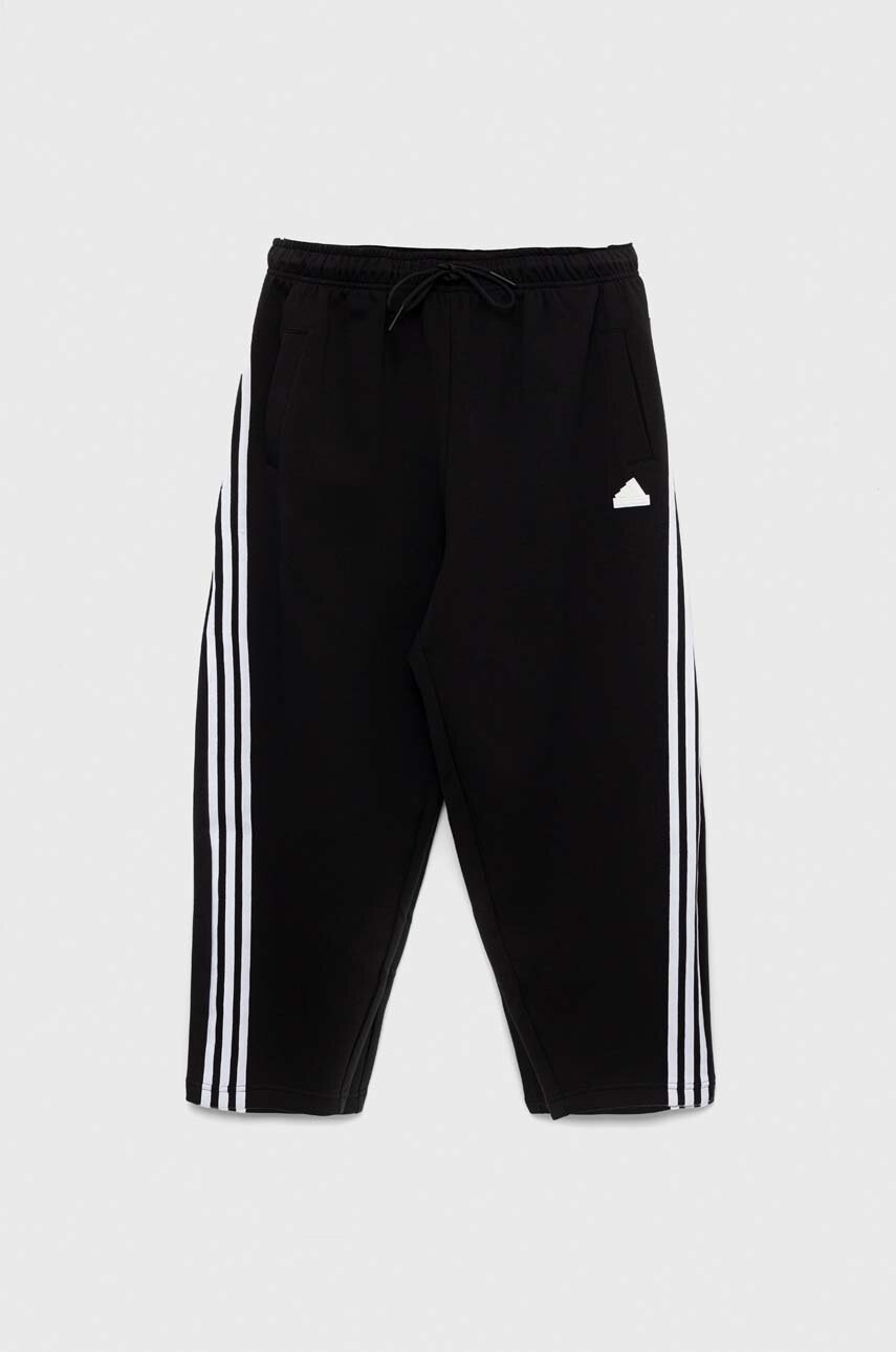 

Спортен панталон adidas в черно с апликация, Черен