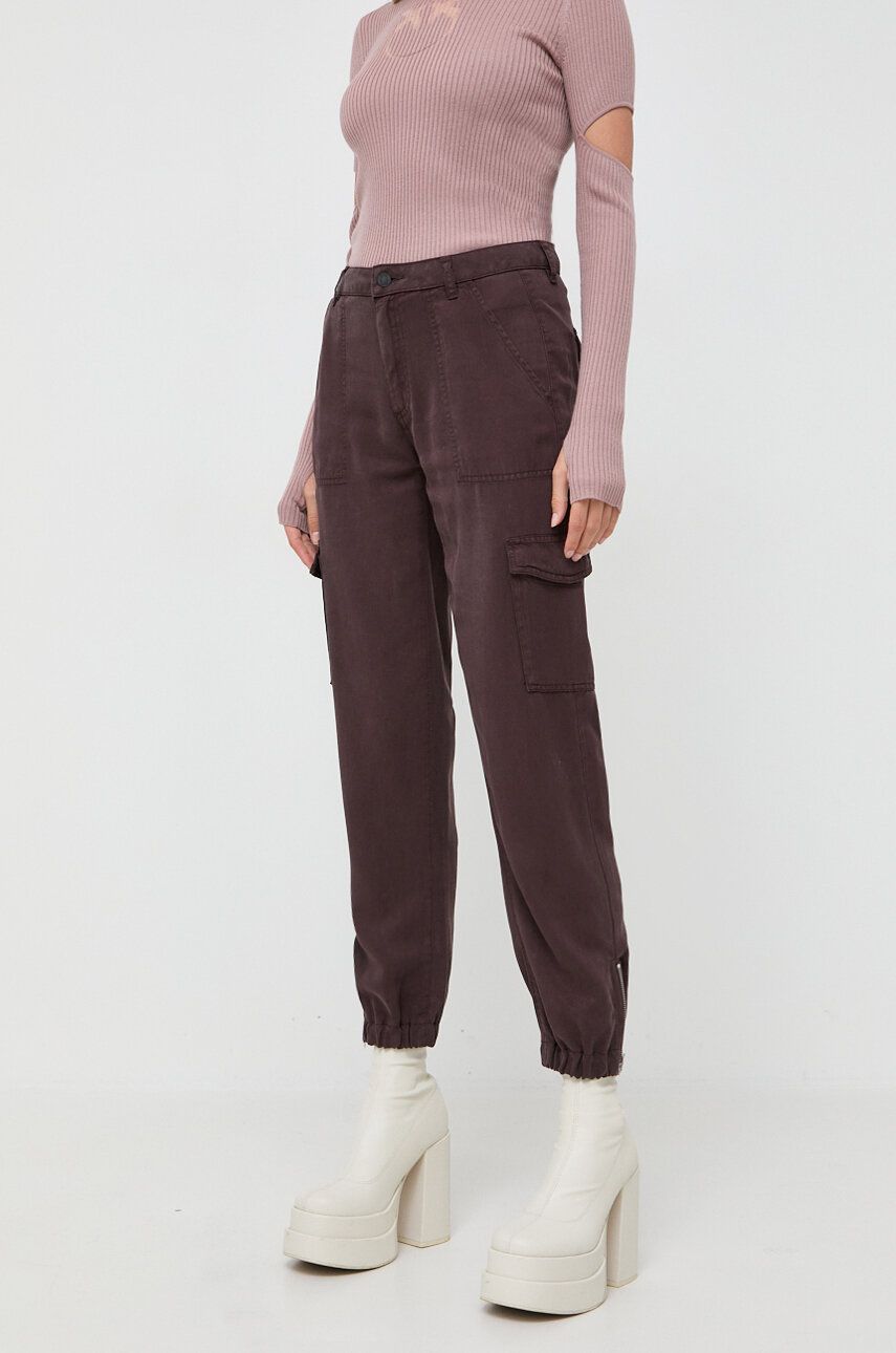 Kalhoty Guess dámské, hnědá barva, kapsáče, high waist - hnědá - 100 % Lyocell