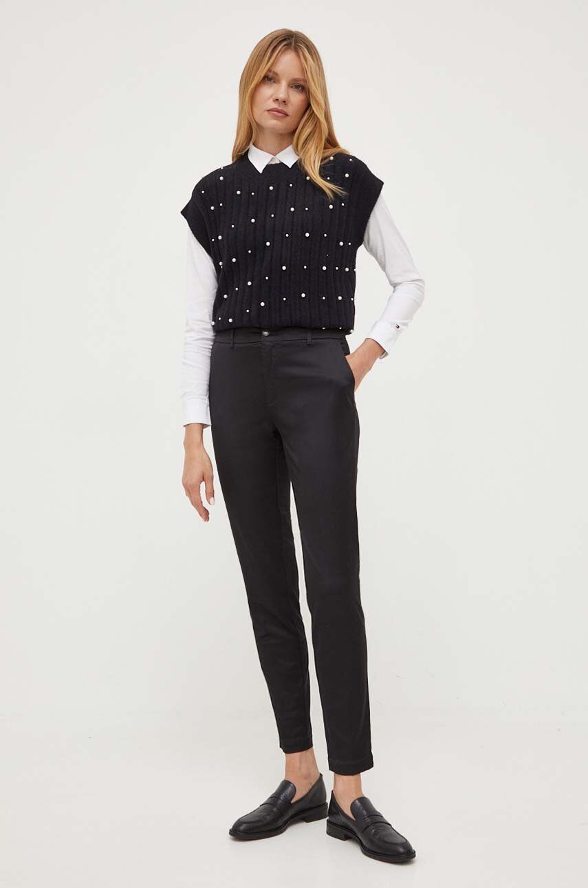 Levně Kalhoty Guess dámské, černá barva, jednoduché, medium waist