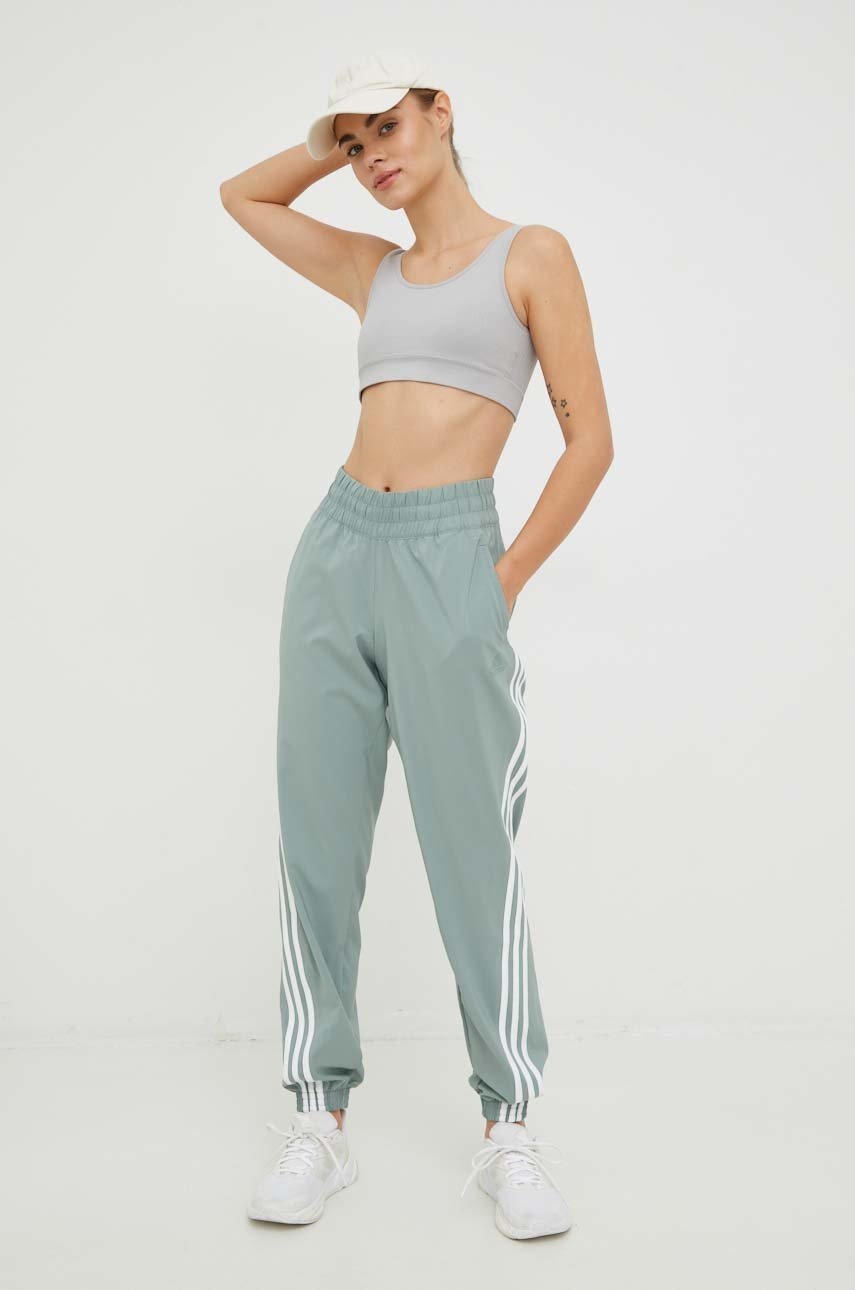 

Тренировочные брюки adidas Performance Trainicons женские цвет зелёный с аппликацией