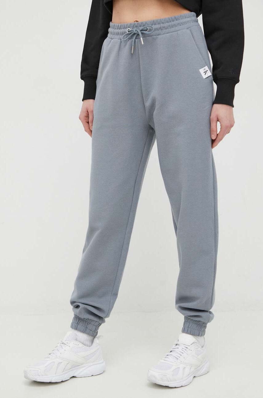 

Памучен спортен панталон Calvin Klein Jeans в сиво с изчистен дизайн, Сив