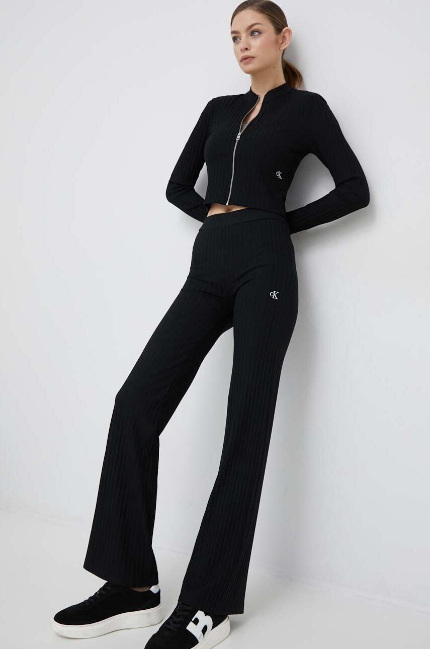 

Панталон Calvin Klein Jeans в черно с разкроени краища, с висока талия, Черен