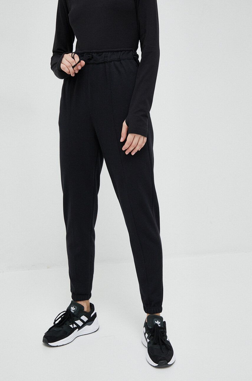 Tréninkové kalhoty Calvin Klein Performance Essentials černá barva, hladké - černá - 72 % Bavlna