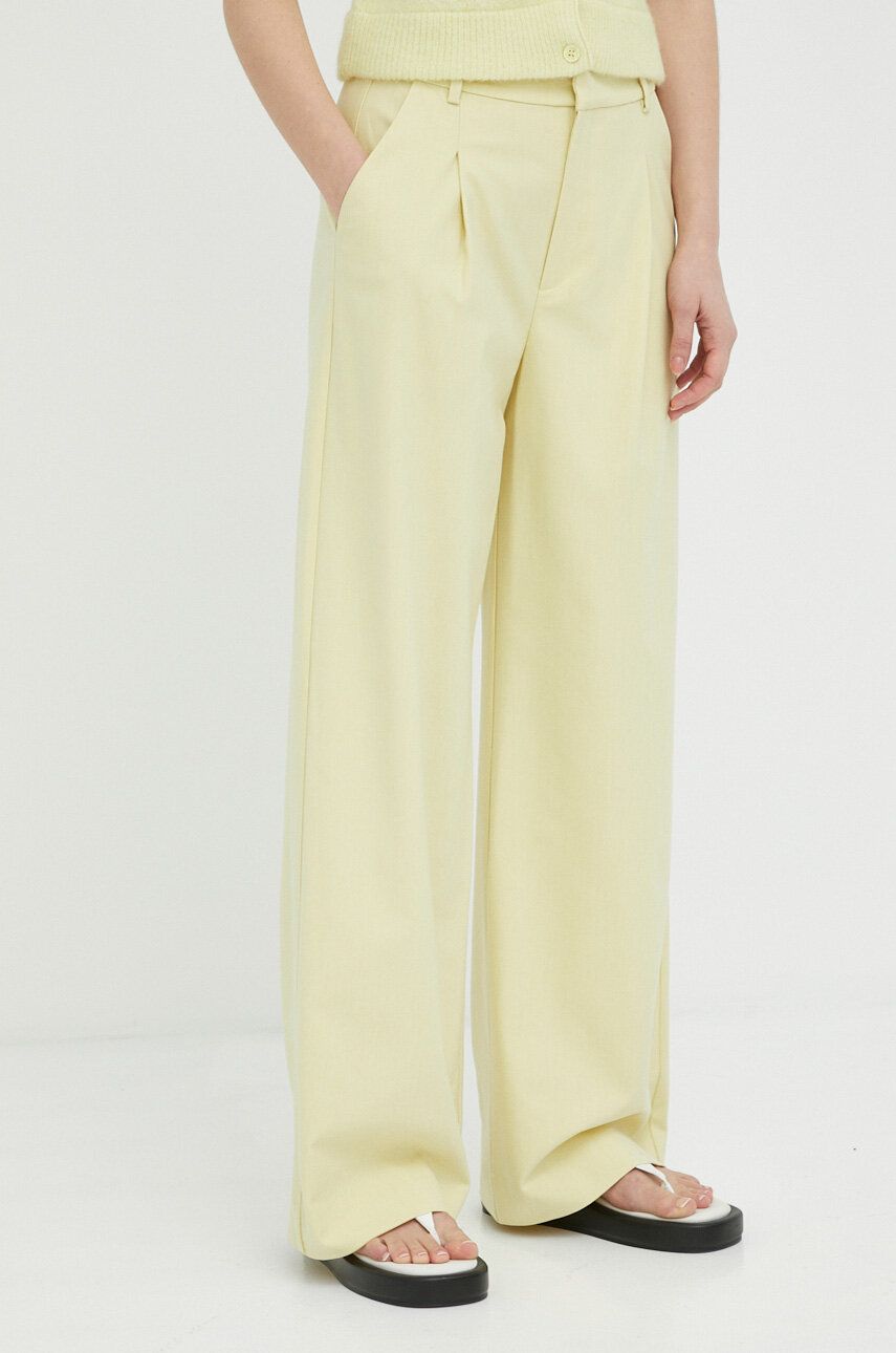 Kalhoty s příměsí vlny Gestuz žlutá barva, široké, high waist - žlutá -  75 % Polyester