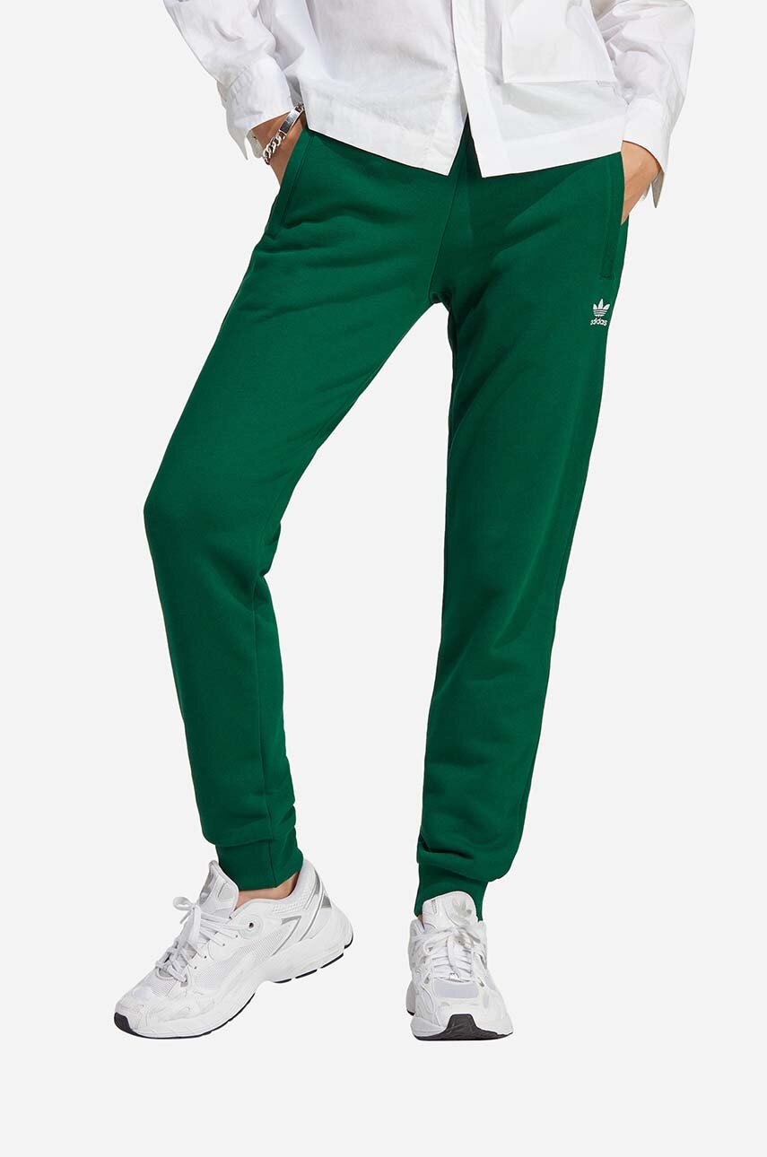 

Памучен спортен панталон adidas Originals в зелено с изчистен дизайн, Зелен