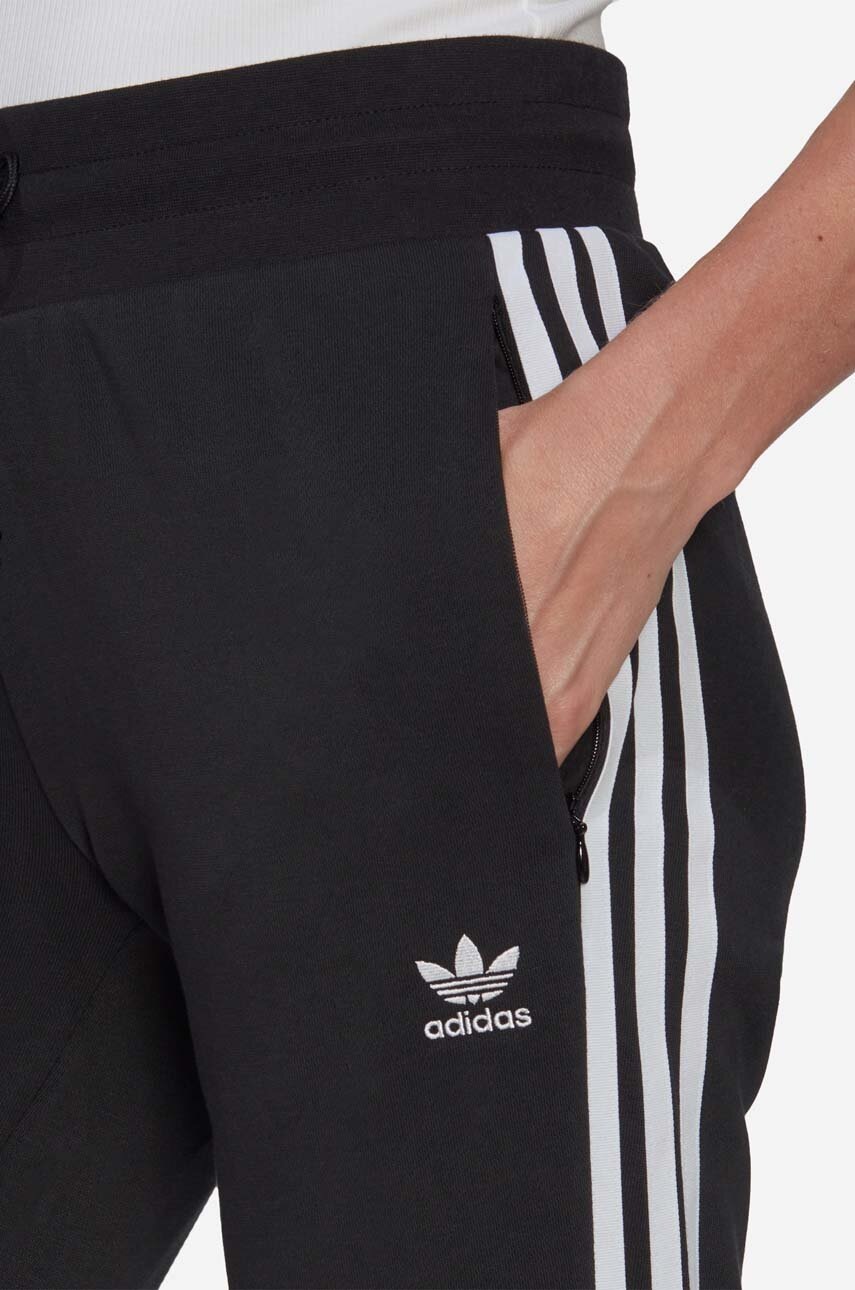 Спортивні штани adidas Originals колір чорний з аплікацією IB7455-black 