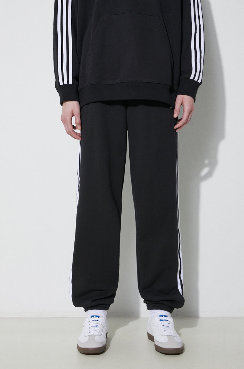 adidas Originals spodnie dresowe bawełniane Adicolor kolor czarny z aplikacją IB7457