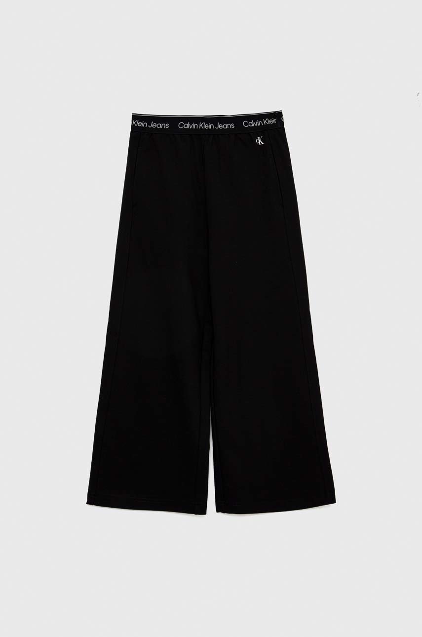 

Детски спортен панталон Calvin Klein Jeans в черно с изчистен дизайн, Черен