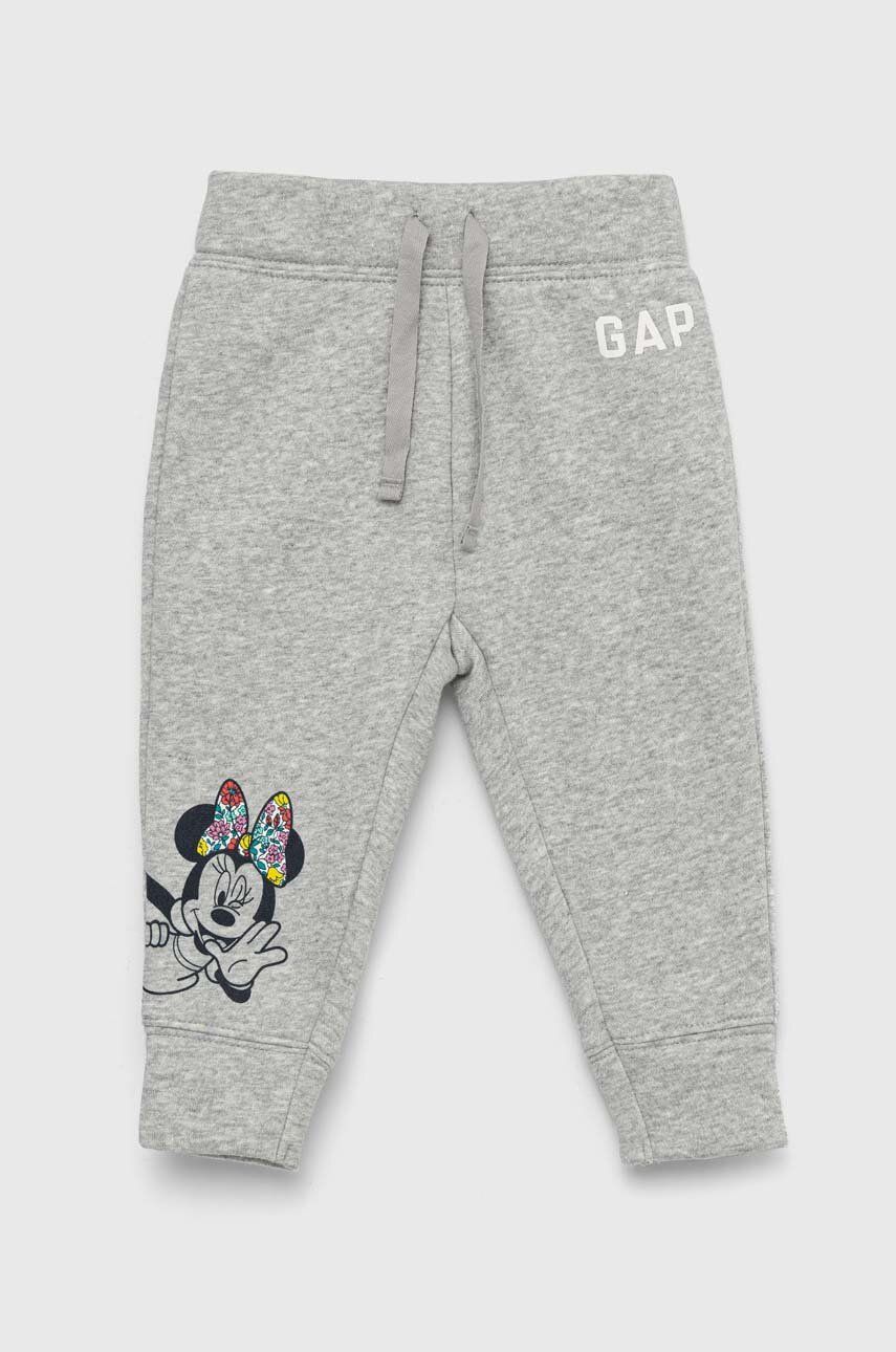 GAP pantaloni de trening pentru copii x Disney culoarea gri, cu imprimeu
