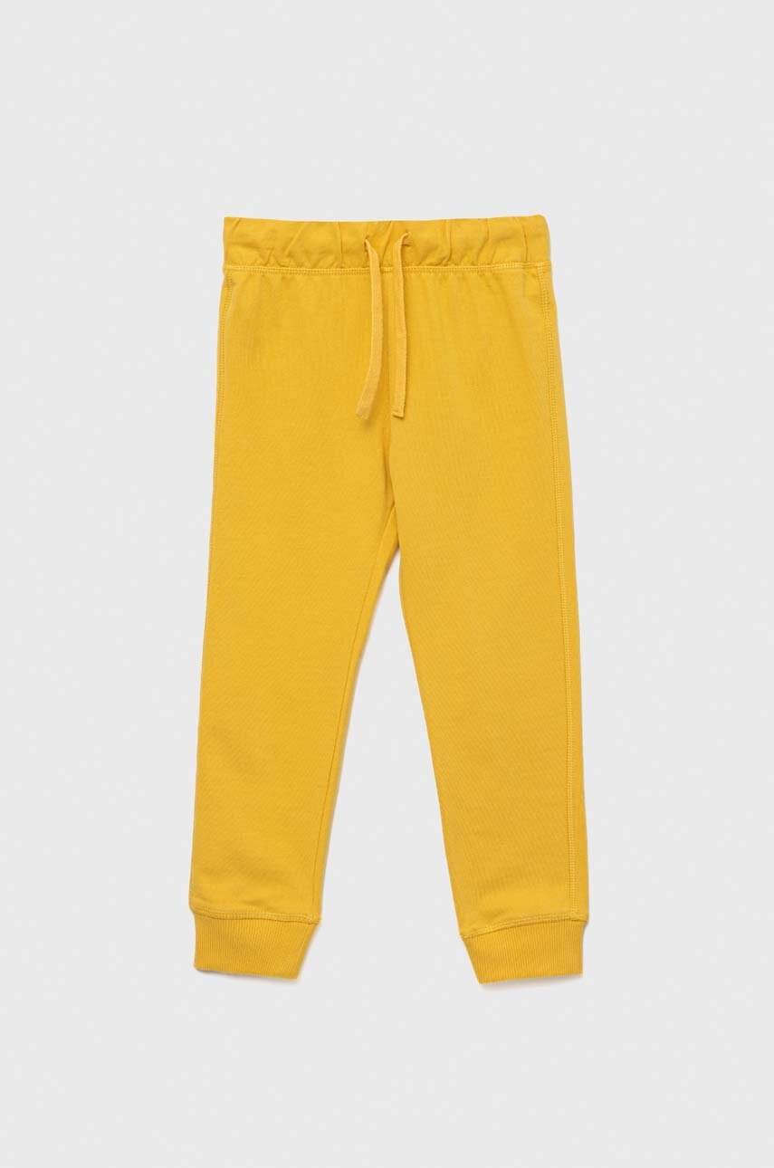 United Colors of Benetton pantaloni de trening din bumbac pentru copii culoarea galben, cu imprimeu