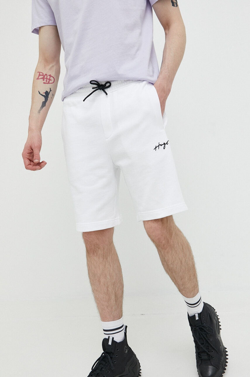 Hugo pantaloni scurti din bumbac culoarea alb