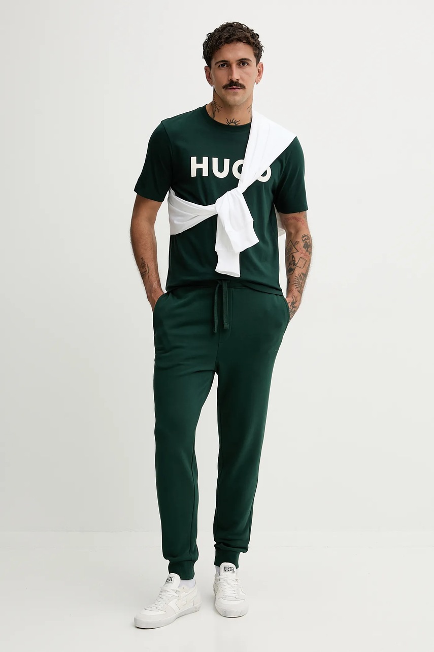 Хлопковые спортивные штаны HUGO цвет чёрный однотонные 50489617