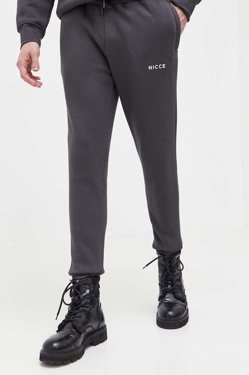 Nicce pantaloni de trening culoarea gri, neted