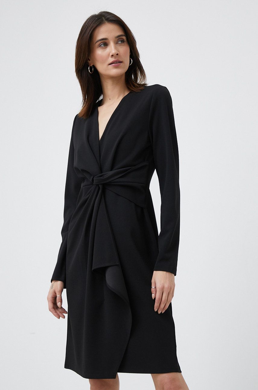 Šaty Dkny černá barva, mini - černá -  Hlavní materiál: 94 % Polyester