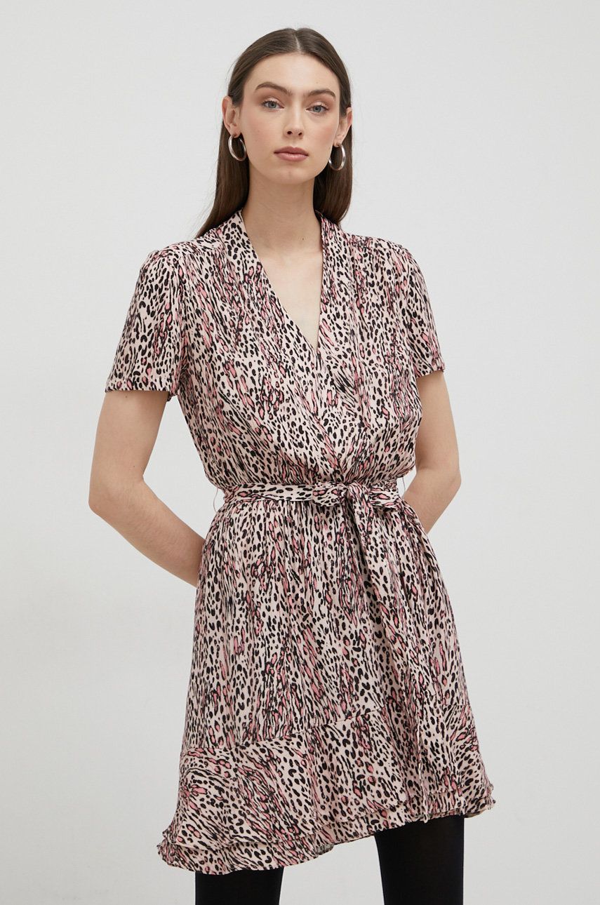 Сукня Guess колір рожевий mini розкльошена