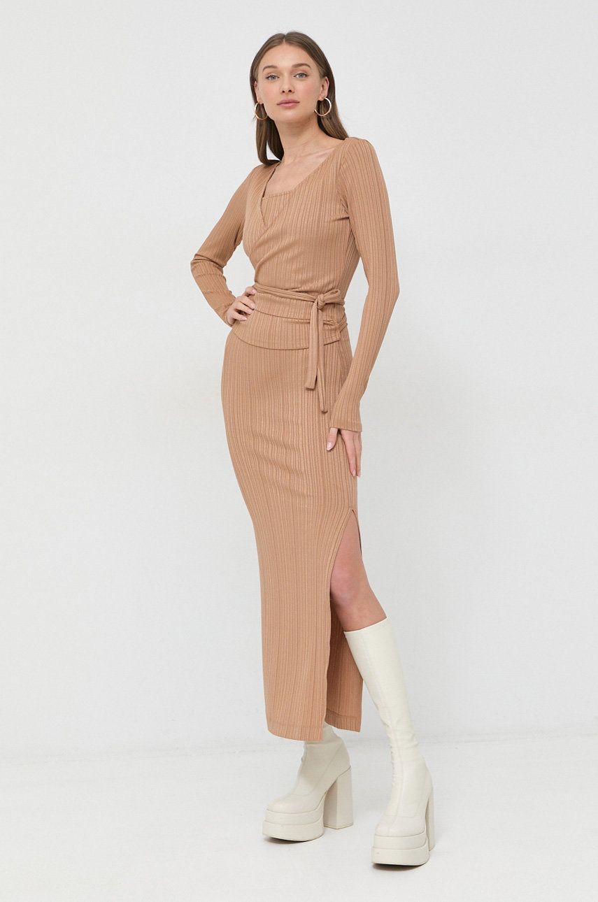 Сукня Guess колір коричневий maxi облягаюча