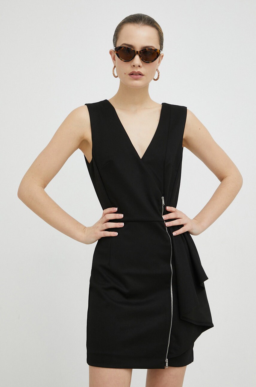 

Платье Guess цвет чёрный mini облегающая