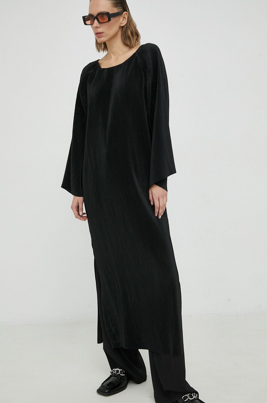 Šaty By Malene Birger Viella černá barva, maxi, oversize - černá -  50 % Polyester