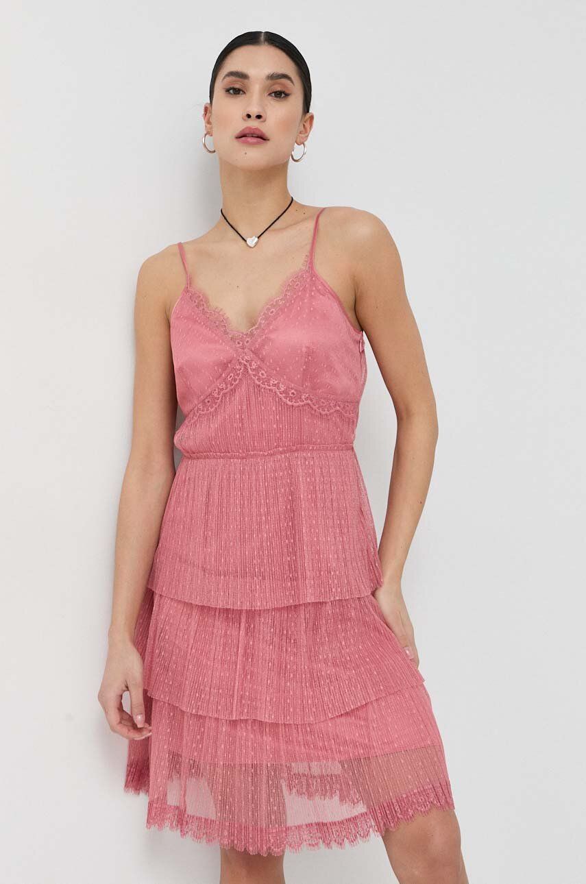 Šaty Twinset růžová barva, mini - růžová -  Hlavní materiál: 100 % Polyester Ozdobné prvky