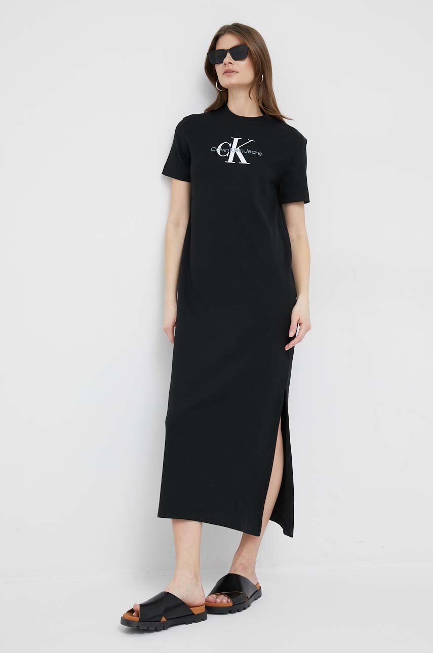 

Рокля Calvin Klein Jeans в черно дълъг модел със стандартна кройка, Черен