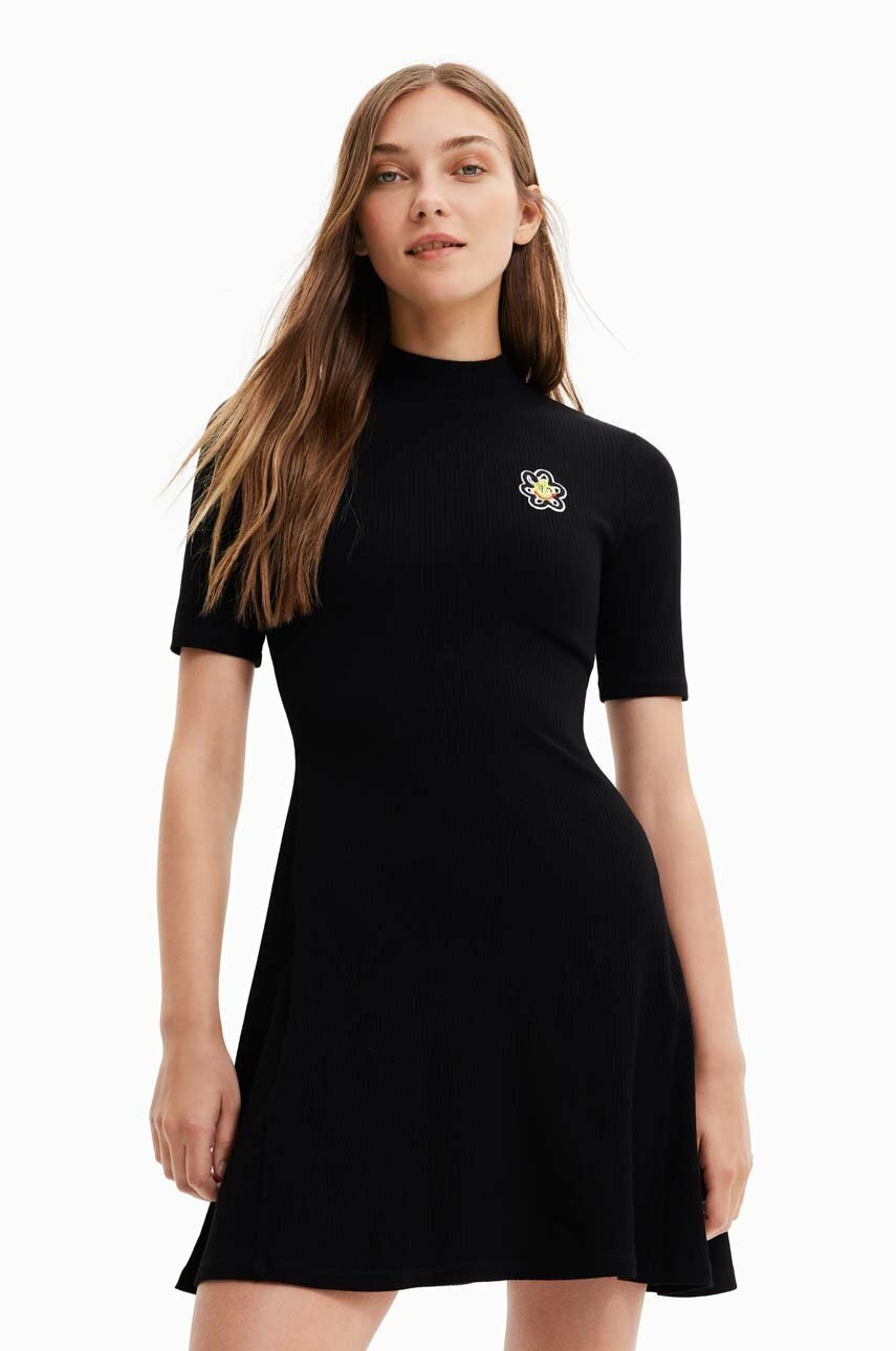 

Платье Desigual цвет чёрный mini расклешённая