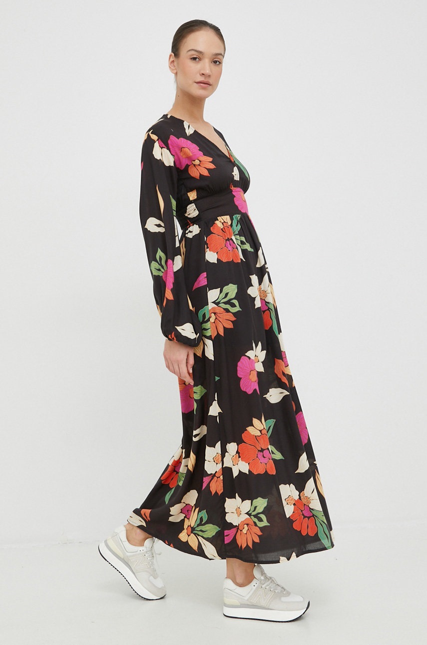 

Платье Billabong цвет чёрный maxi расклешённая