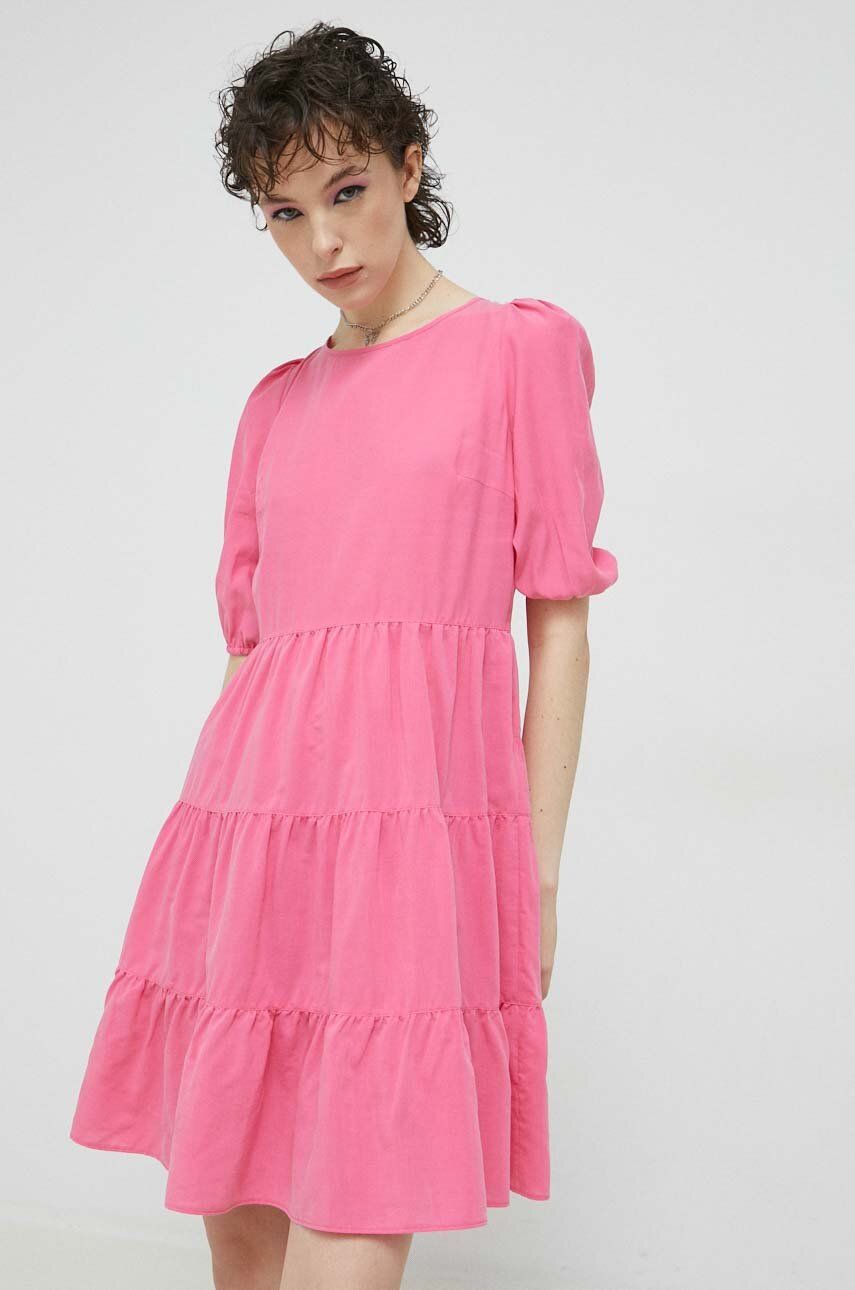 Levně Šaty HUGO růžová barva, mini