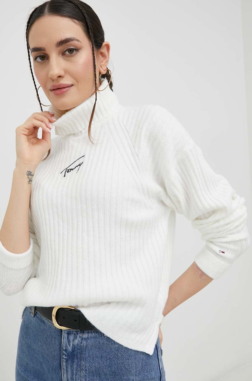 

Пуловер Tommy Jeans дамски в бяло с поло, Бял