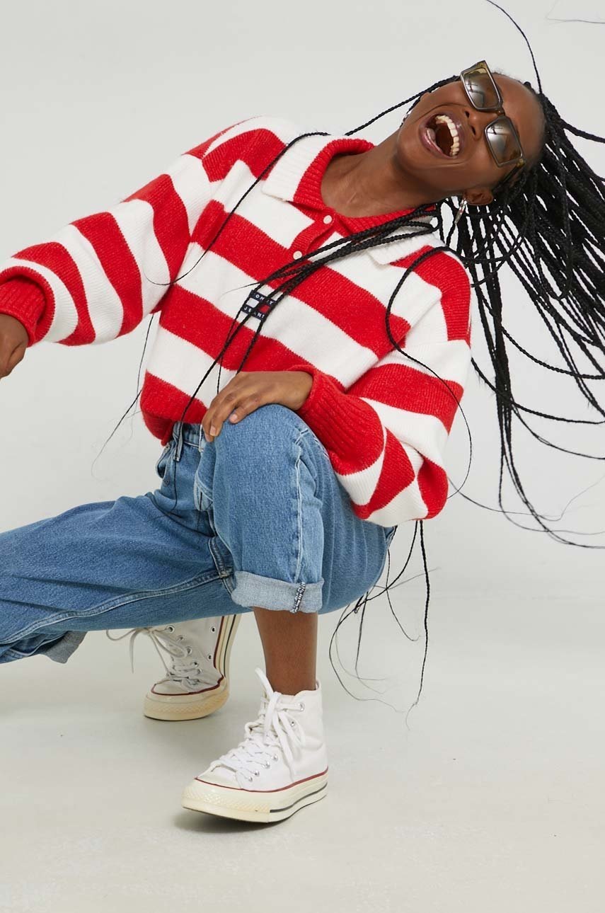 

Свитер Tommy Jeans женский цвет красный