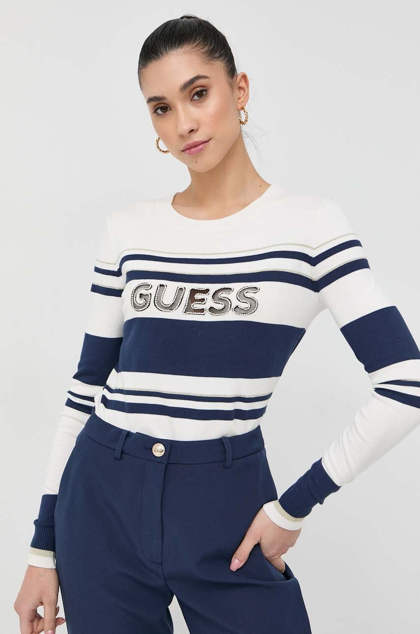 

Пуловер Guess дамски в бежово от лека материя, Бежов