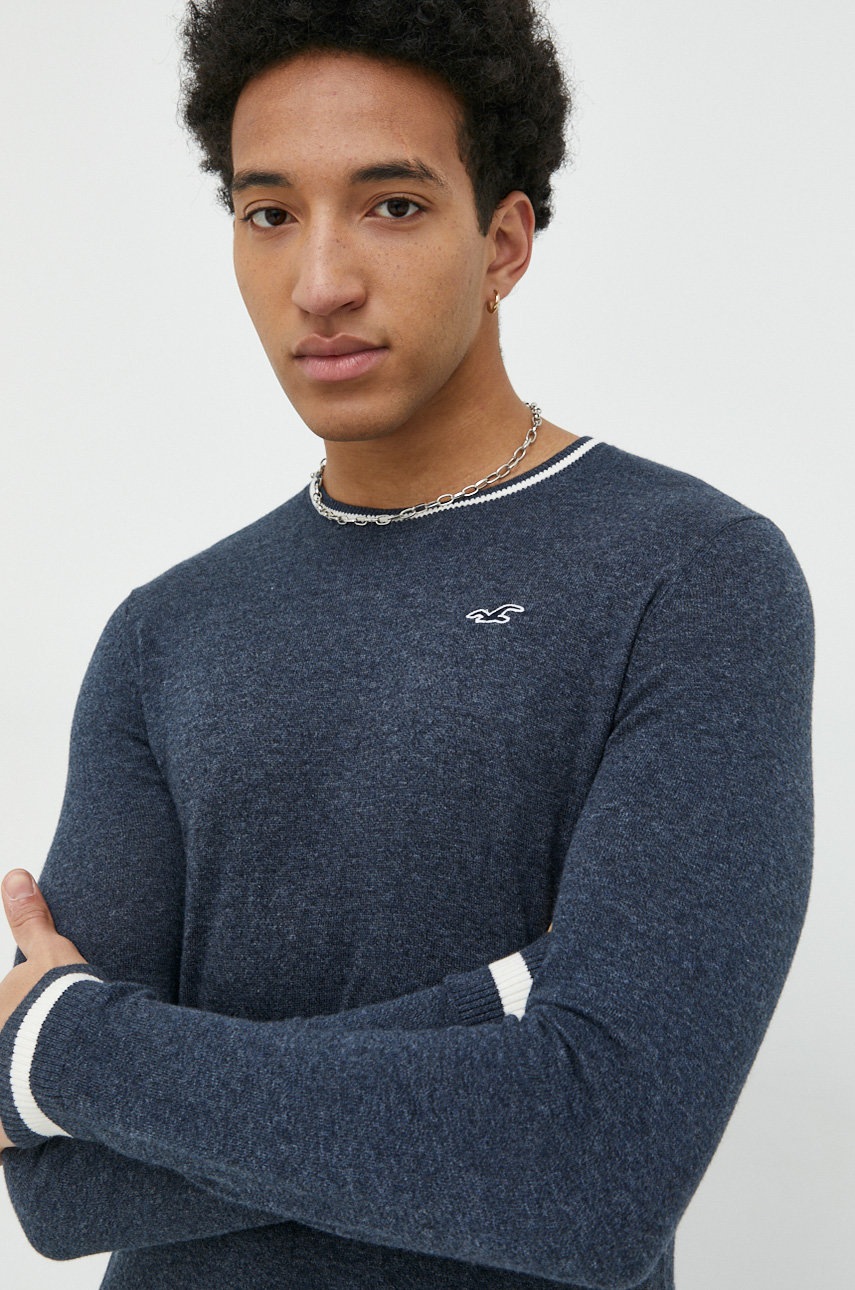 

Пуловер Hollister Co. мъжки в тъмносиньо от лека материя, Тъмносин
