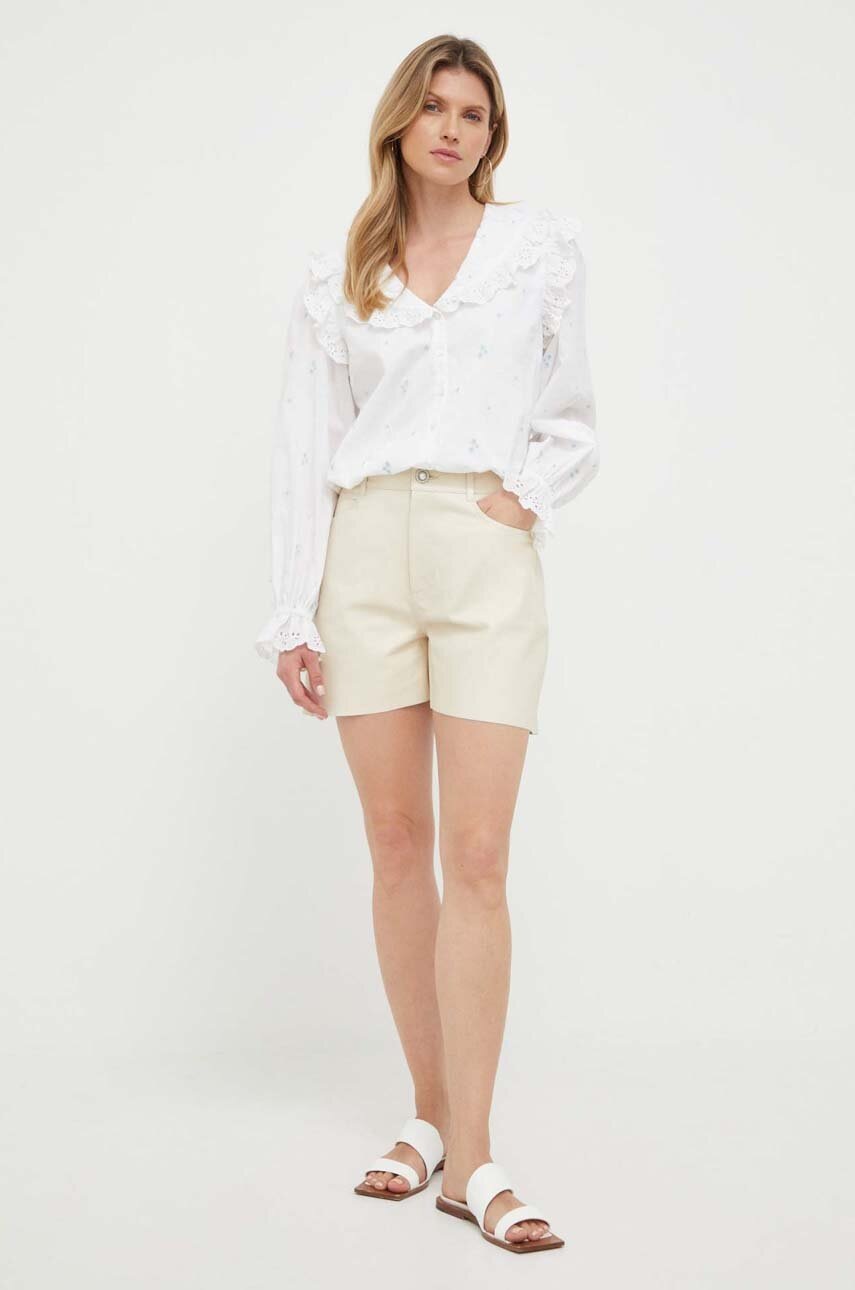 Δερμάτινο σορτς Custommade Nava χρώμα: μπεζ φωτογραφία